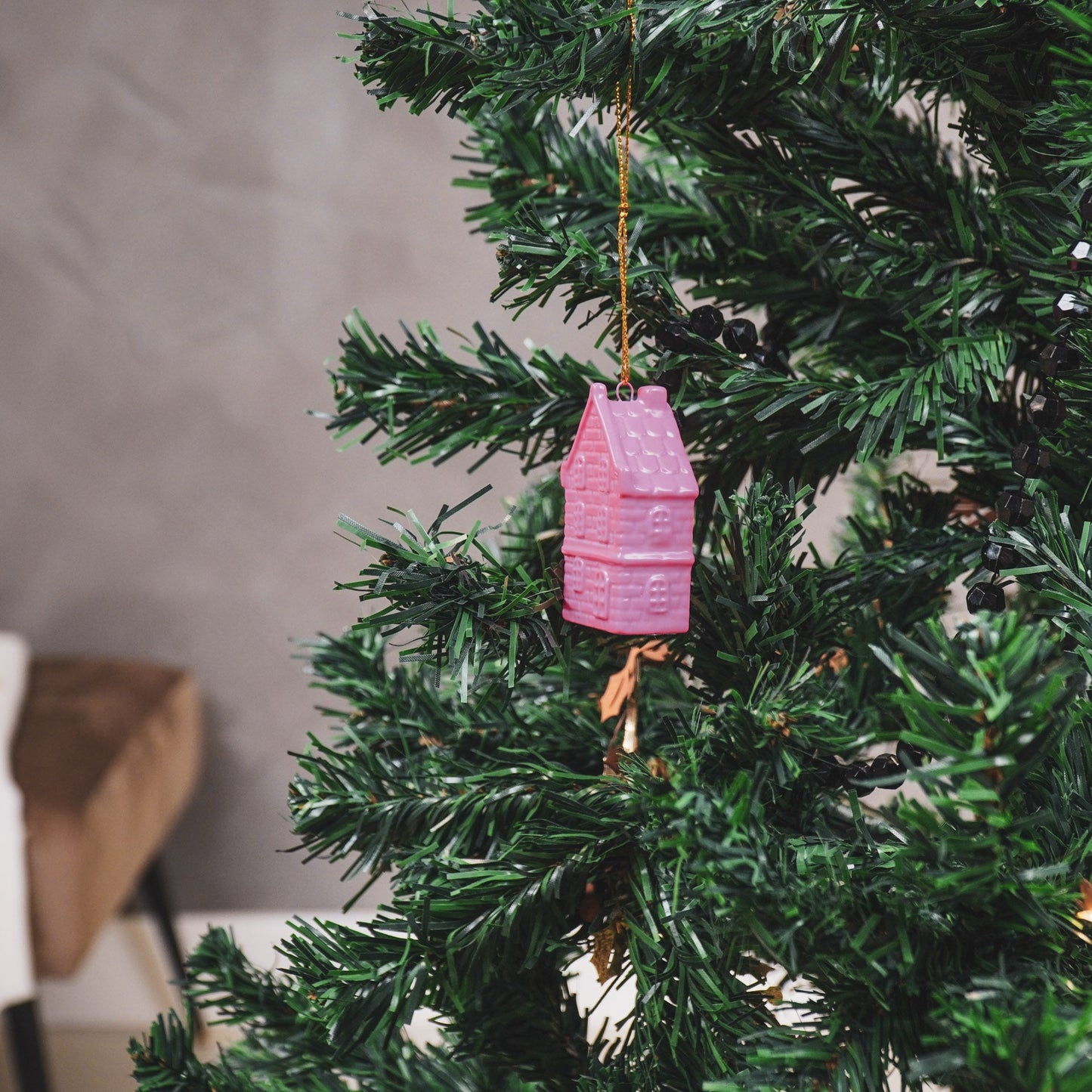 Kersthanger - Huis - Keramiek - Neon Roze - 3,5x2x6,5cm