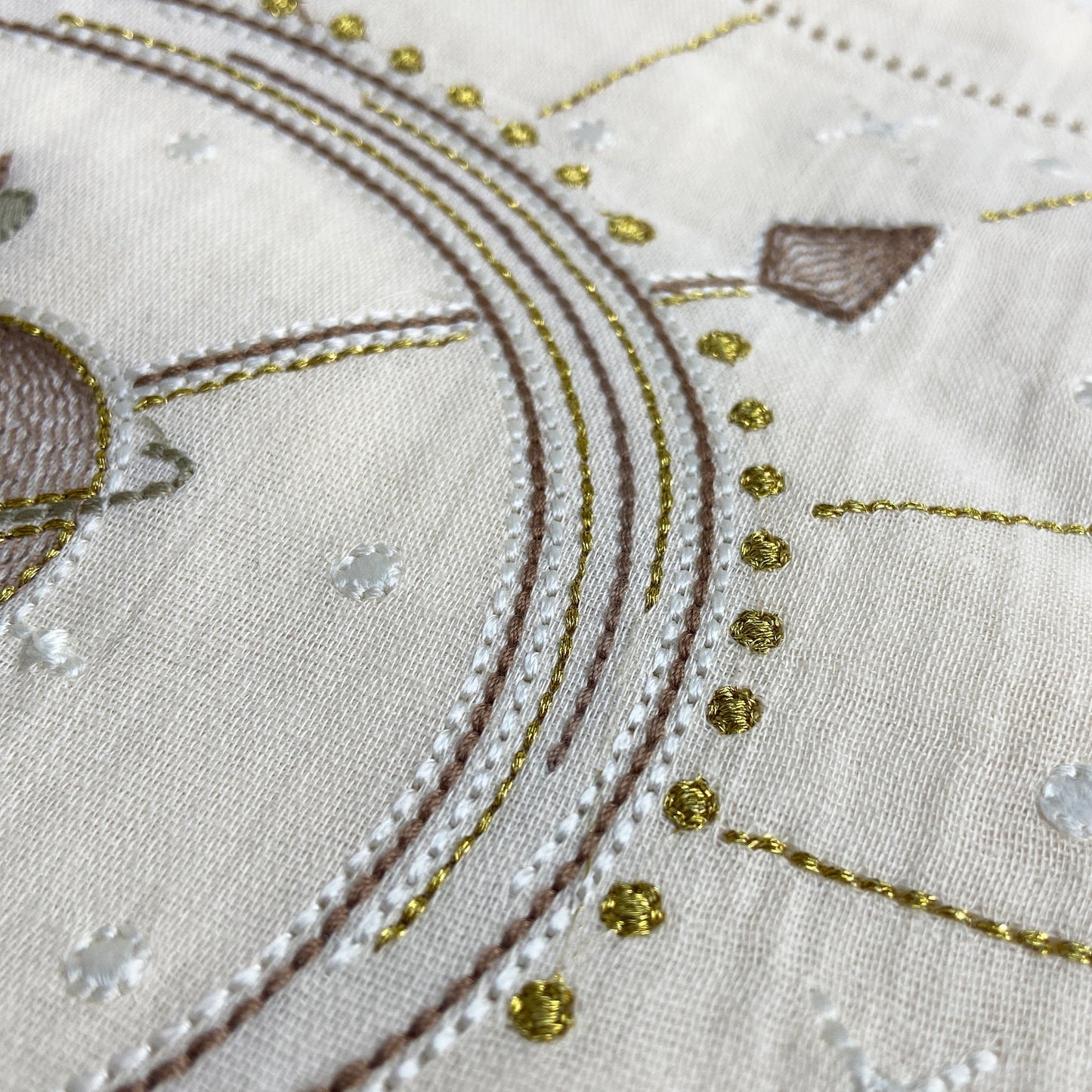 AQUARIUS JAN 20-FEB 18