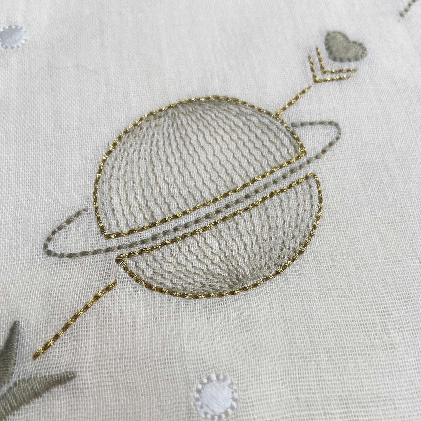 AQUARIUS JAN 20-FEB 18