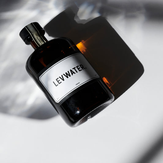 LEVWATER. Ginever